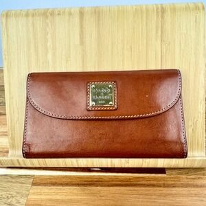 Dooney & Bourke‎ Leather Wallet Clutch Snap Closure Brown